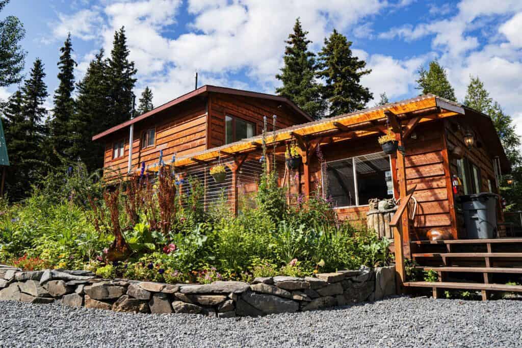 Stay at drifters lodge river house on a fishin package.